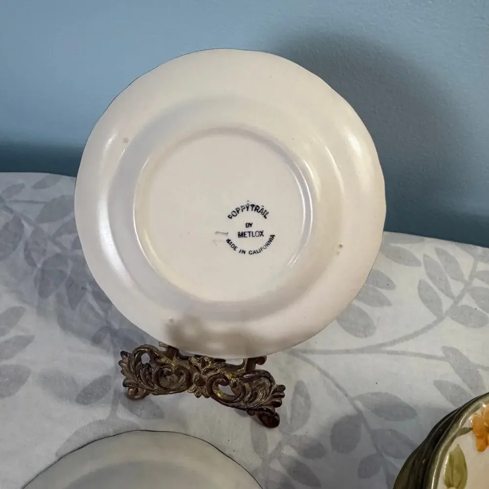 Metlox Poppytrail Sculptured Zinnia 4 Bowls 2 Bread Butter Plates